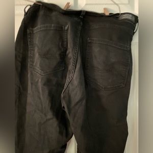 Women Signature Levi Strauss and Co. Size 14-W 32. Slightly used